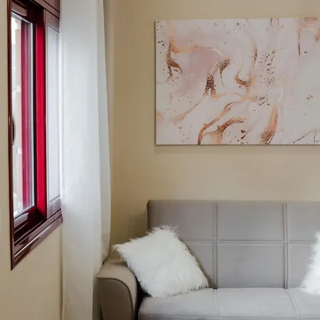 Nikola's & Joanna's * أرغوستولي